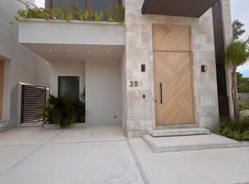 Casa · 288m² · 3 Recámaras · 2 Estacionamientos · Renta de Casa en Cancún
