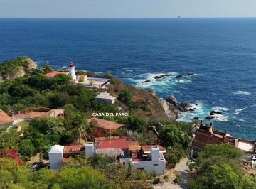 Casa · 1500m² · 4 Recámaras · 5 Estacionamientos · En Venta Casa del Faro en Puerto Ángel, Oaxaca
