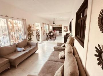 Casa · 124m² · 4 Recámaras · 3 Estacionamientos · Casa en Privada en Jardines de Acapatzingo Cuernavaca - Maz - 2538 - Cp