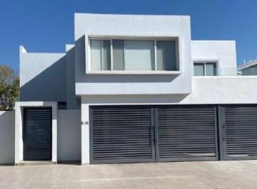 Casa · 628m² · 4 Recámaras · Renta de Casa en Residencial El Molino, León, Guanajuato, Zona Norte León
