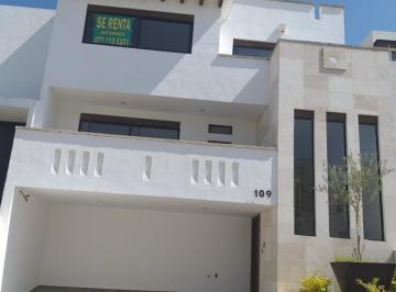 Casa · 200m² · 3 Recámaras · 2 Estacionamientos · Renta de Casa de 3 Habitaciones en Residencial Lomas de Punta del Este