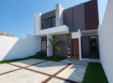 Casa · 200m² · 3 Recámaras · 2 Estacionamientos · Casa Nueva en Venta en Fraccionamiento Lomas de La Rioja
