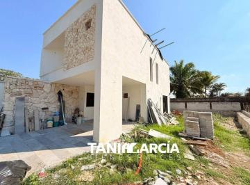 Casa de 3 habitaciones, Fortín · Vendo Amplia Casa en Preventa! Lista en 3 Semanas! Fortín, Zona Mata Larga.