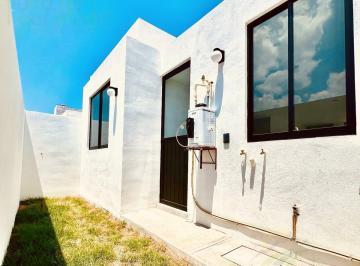 Casa · 61m² · 2 Recámaras · 2 Estacionamientos · Casa de un Piso en Privada, Ciudad Maderas El Marques, Queretaro