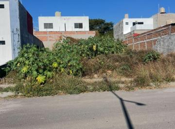 Terreno / Lote , Villa de Alvarez · Se Vende Terreno en Av Manuel Gómez Morin en Fraccionamiento Las Lagunas en Villa de Álvarez Col.
