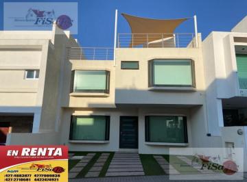 Casa · 224m² · 3 Recámaras · 2 Estacionamientos · Casa en Renta - Fracc. Milenio III