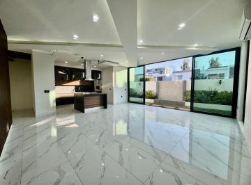 Casa en condominio de 4 habitaciones, Zapopan · Nueva Casa con Habitacion en Planta Baja. Solares
