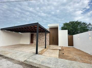 Casa de 4 habitaciones, Mérida · Casa de Una Planta, con 4 Recámaras y Alberca, en Dzityá.