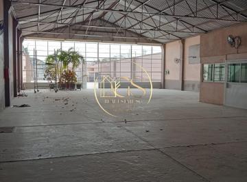 Bodega comercial · 900m² · 2 Recámaras · 4 Estacionamientos · Bodega en Renta Av Lazaro Cardenas Celaya