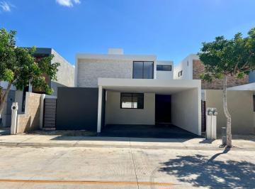 Casa de 3 habitaciones, Conkal · Casa con Alberca Amplia y Amenidades Exclusivas, en Privada Zendera, Conkal.