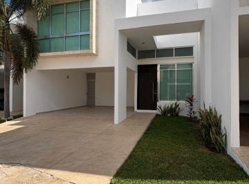 Casa de 3 habitaciones, Mérida · Casa en Renta en Altabrisa