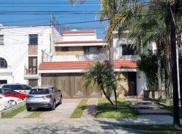 Casa de 4 habitaciones, Zapopan · Residencia de 565 m² Sobre Av en Col. Jardines del Sol en Zapopan, Jalisco