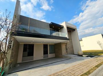 Casa · 376m² · 4 Recámaras · 3 Estacionamientos · Residencia Nueva Parque Jalisco Lomas de Angelopolis