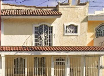 Casa de 4 habitaciones, San Pedro Tlaquepaque · Se Vende Casa En: Constitución de 1857, El Tapatío, Tlaquepaque, Jalisco