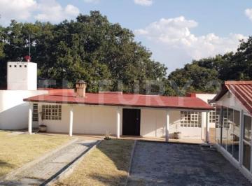 Casa · 300m² · 4 Recámaras · 8 Estacionamientos · Venta de Casa en Puebla, Haras del Bosque de 1,090 m² de Terreno un Piso.