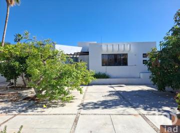 Casa · 291m² · 4 Recámaras · 6 Estacionamientos · Casa en Venta en Colonia Guerrero, La Paz, B. C. s.
