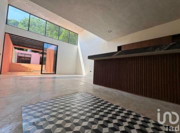 Casa · 197m² · 2 Recámaras · 2 Estacionamientos · Casa en Venta en El Centro de Mérida, Yucatán.