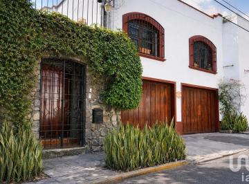 Casa · 382m² · 4 Recámaras · 2 Estacionamientos · Casa en Venta, 4 Recamaras, Lomas Atzingo, Norte de Cuernavaca