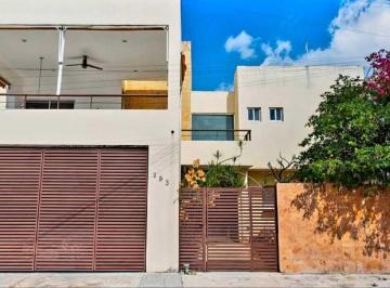 Casa · 360m² · 3 Recámaras · 2 Estacionamientos · Casa en Venta en Excelente Ubicación de San Ramón Norte, Merida
