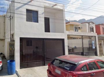 Casa de 3 habitaciones, Santa Catarina · Casa con 160 m² Superficie de Terreno y 3 Habitaciones en Venta en Jardines de Santa Catarina