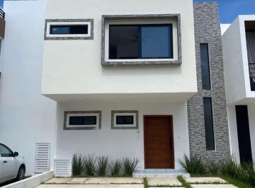 Casa · 175m² · 3 Recámaras · 2 Estacionamientos · Casa en Venta en Residencial Arbolada, Cancún