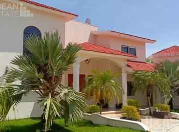 Fachada · Casa en Venta o Renta en El Table, Cancún