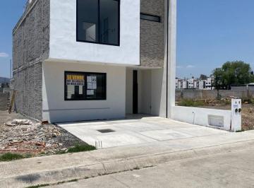 Casa en condominio de 3 habitaciones, Tarímbaro · Casa en Venta en Fraccionamiento San Javier, Rumbo Salida a Salamanca