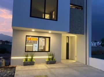 Casa en condominio de 3 habitaciones, Tarímbaro · Casa en Venta en Fraccionamiento San Javier, Rumbo Salida a Salamanca