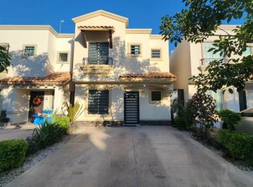 Casa · 3 Recámaras · 2 Estacionamientos · Casa en Venta en Privada Stanza Castilla