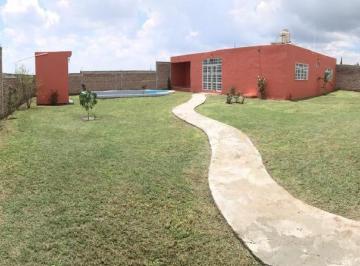 Casa · 500m² · 3 Recámaras · 4 Estacionamientos · Casa de Campo en Comanjilla (Venta)
