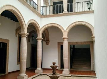 Casa de 15 habitaciones, Morelia · Hermosa Casa Centro Histórico de Morelia a Unos m de Catedral.
