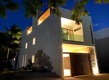 Casa · 243m² · 3 Recámaras · 2 Estacionamientos · Casa Pelicano de 3 Niveles con 3 Recámaras en Telchac Puerto Yucatán