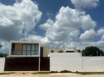 Casa · 390m² · 4 Recámaras · 2 Estacionamientos · Casa de 4 Recámaras en Dzityá - Real Montejo Mérida Yucatán