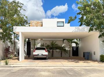 Casa · 266m² · 3 Recámaras · 3 Estacionamientos · Casa de 3 Habitaciones en La Privada Residencial Amidanah Temozón Norte Mérida