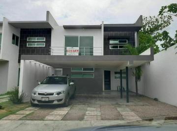 Casa · 212m² · 3 Recámaras · 2 Estacionamientos · Casa de 3 Habitaciones y Piscina en Piedra Antigua Temozón Norte Mérida