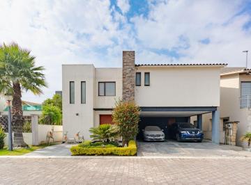 Casa en condominio de 3 habitaciones, Calimaya · Exclusiva Casa en Calimaya: 3 Recámaras, Jardín y Área Social