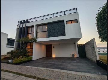 Casa de 4 habitaciones, San Andrés Cholula · Diseño, Amplitud y Vistas Privilegiadas