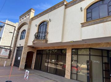 Casa uso de suelo de 4 habitaciones, Tepatitlán de Morelos · Se Renta Casa con Locales Comerciales, Jardines de La Rivera, Tepatitlán de Morelos, Jalisco.