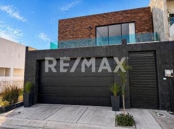 Casa en condominio · 200m² · 3 Recámaras · 2 Estacionamientos · Casa Moderna en Venta en Fracc. Terranova - (4)