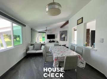 Casa de 3 habitaciones, Atlatlahucan · Casa en Venta con 3 Recámaras y 350 m² Superficie de Terreno en Venta en Lomas de Cocoyoc