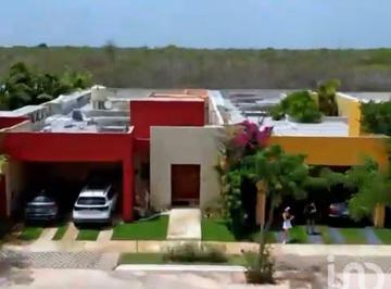 Casa · 280m² · 3 Recámaras · 2 Estacionamientos · Casa en Venta 1 Planta en Conkal Yucatan con Paneles Solares