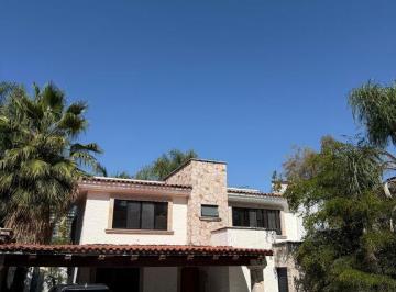 Casa · 290m² · 3 Recámaras · 2 Estacionamientos · Casa en Venta en Puerta de Hierro Coto Asturias