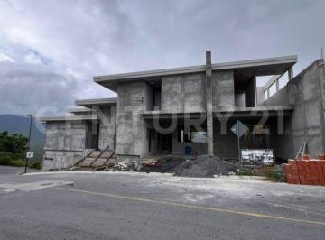 Casa · 991m² · 4 Recámaras · 4 Estacionamientos · Residencia en Preventa – Proyecto de Lujo