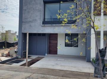 Casa de 4 habitaciones, Zapopan · Casa Nueva en Venta en Fracc Solares