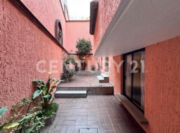 Casa · 243m² · 1 Recámara · 2 Estacionamientos · Casa Amplia Para Actualizar con Ubicación Privilegiada en San Jerónimo Lídice