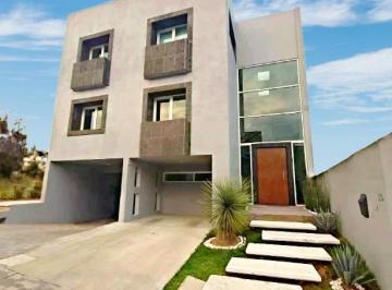 Casa · 419m² · 4 Recámaras · 7 Estacionamientos · Residencia de Autor en Renta y Venta, Puerta de Jerez, Bosque Esmeralda, Atizapán