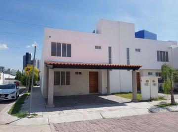 Casa en condominio · 159m² · 3 Recámaras · 2 Estacionamientos · Casa en Venta en Villas Palmira 3 Recamaras Cochera Techada Privada Seguridad Casa Club Alberca
