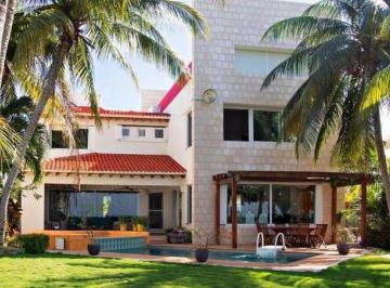 Casa · 600m² · 4 Recámaras · 3 Estacionamientos · Casa Isla Dorada en Venta