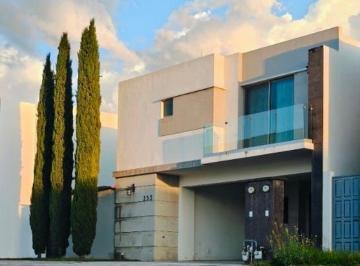 Casa de 3 habitaciones, Saltillo · Casa en Venta en Misiones VII