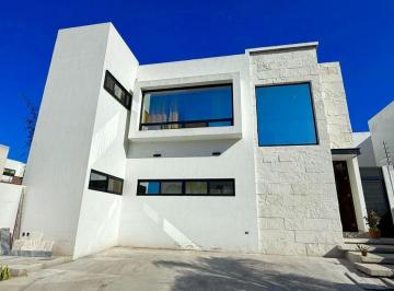 Casa de 4 habitaciones, Aguascalientes · Casas en Venta o Renta en Aguascalientes Norponiente en El Condominio La Piedra